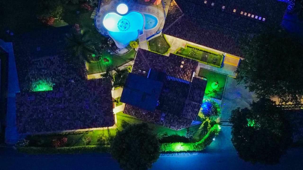 Hotel Mi Monaco プエブロ・タパオ エクステリア 写真